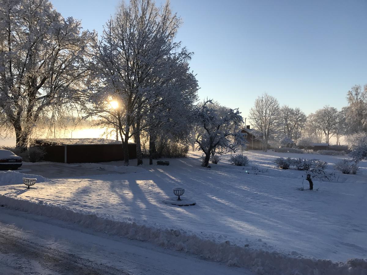 Christinas Gästgifveri B&B Ervalla Exterior foto